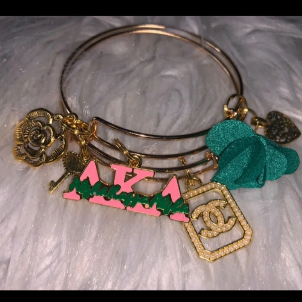 Customize bracelets